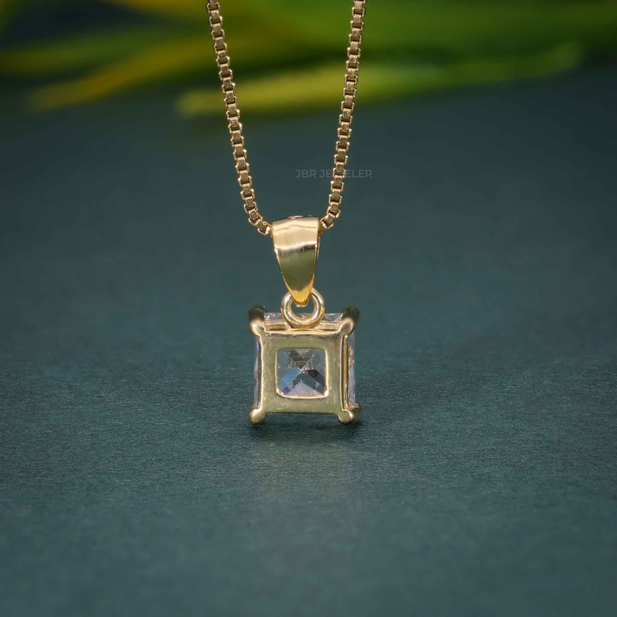 14k gold princess lab grown diamond pendant necklace, detailed close-up showing fine craftsmanship