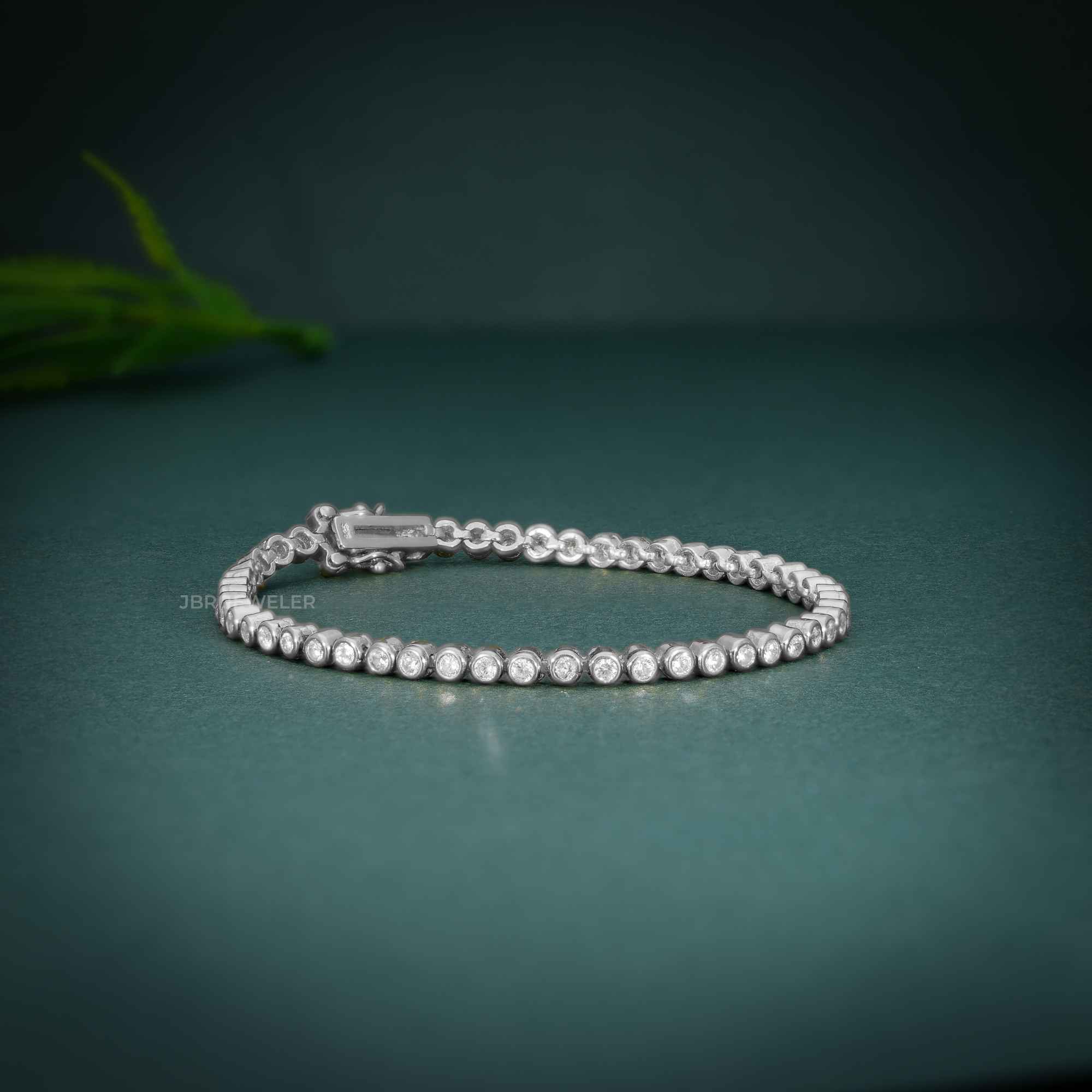 14k gold lab grown diamond tennis bracelet, macro detail view showing fine craftsmanship