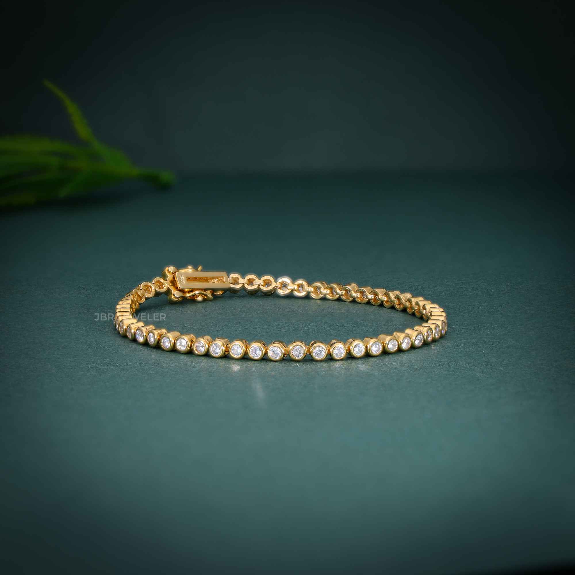 14k gold lab grown diamond tennis bracelet, front view showing fine craftsmanship with brilliant sparkle