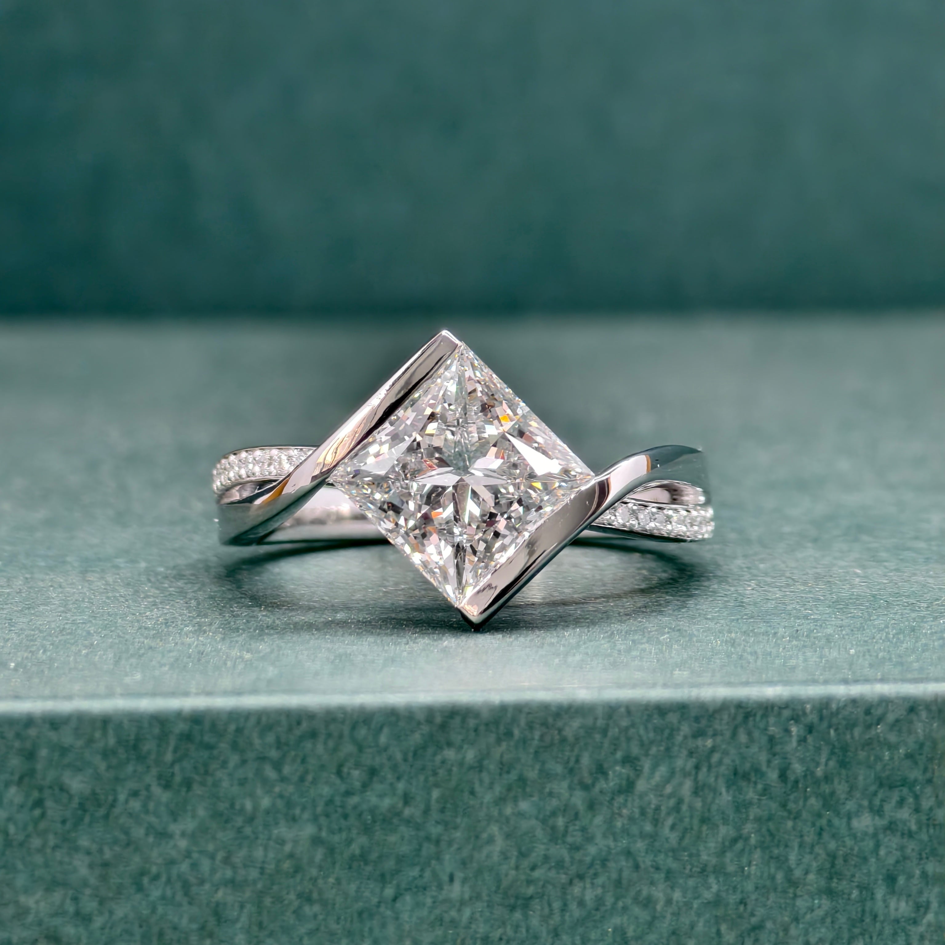 14k gold princess bypass lab grown diamond engagement ring, sparkle detail shot with brilliant sparkle