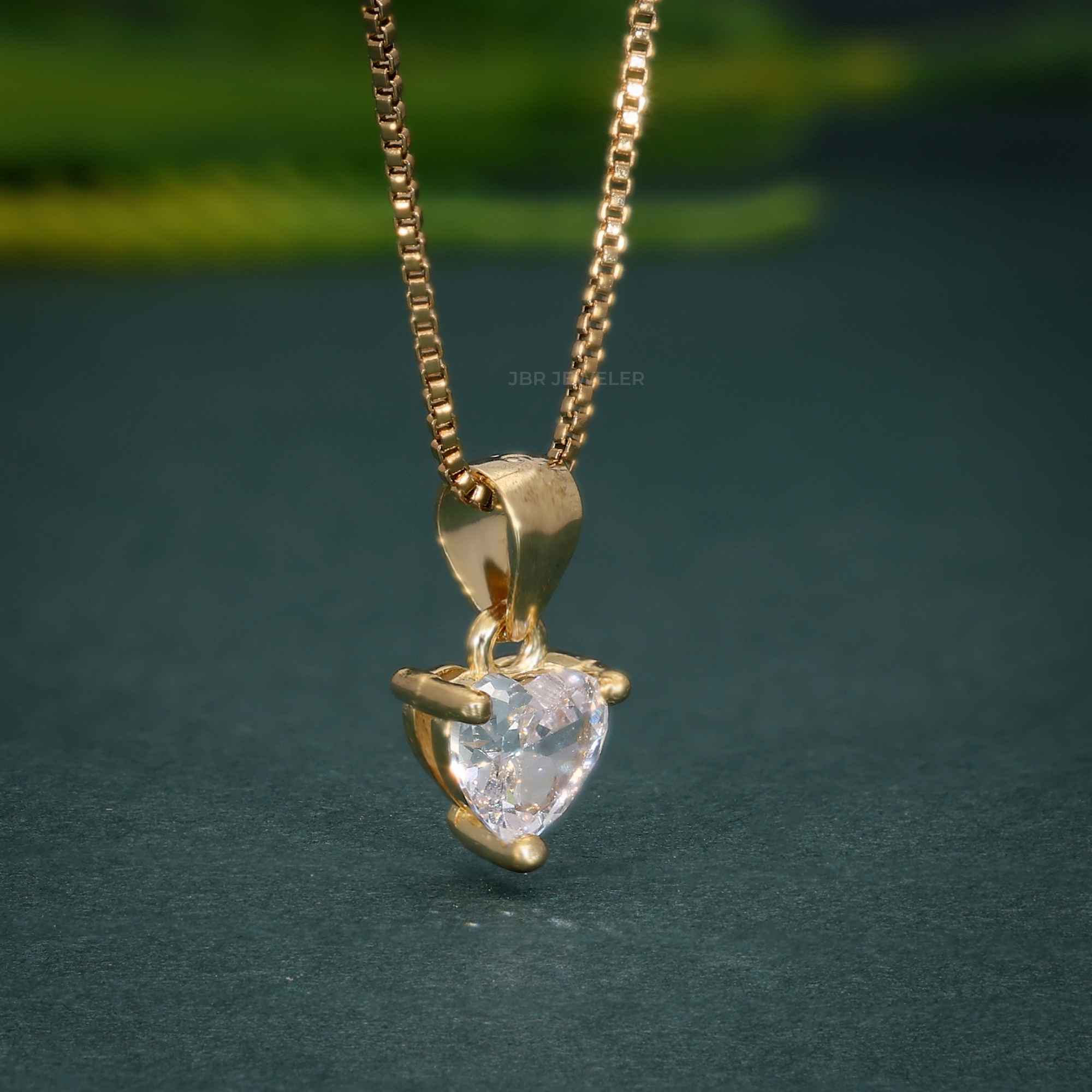 14k gold heart solitaire lab grown diamond pendant necklace, detailed close-up showing fine craftsmanship