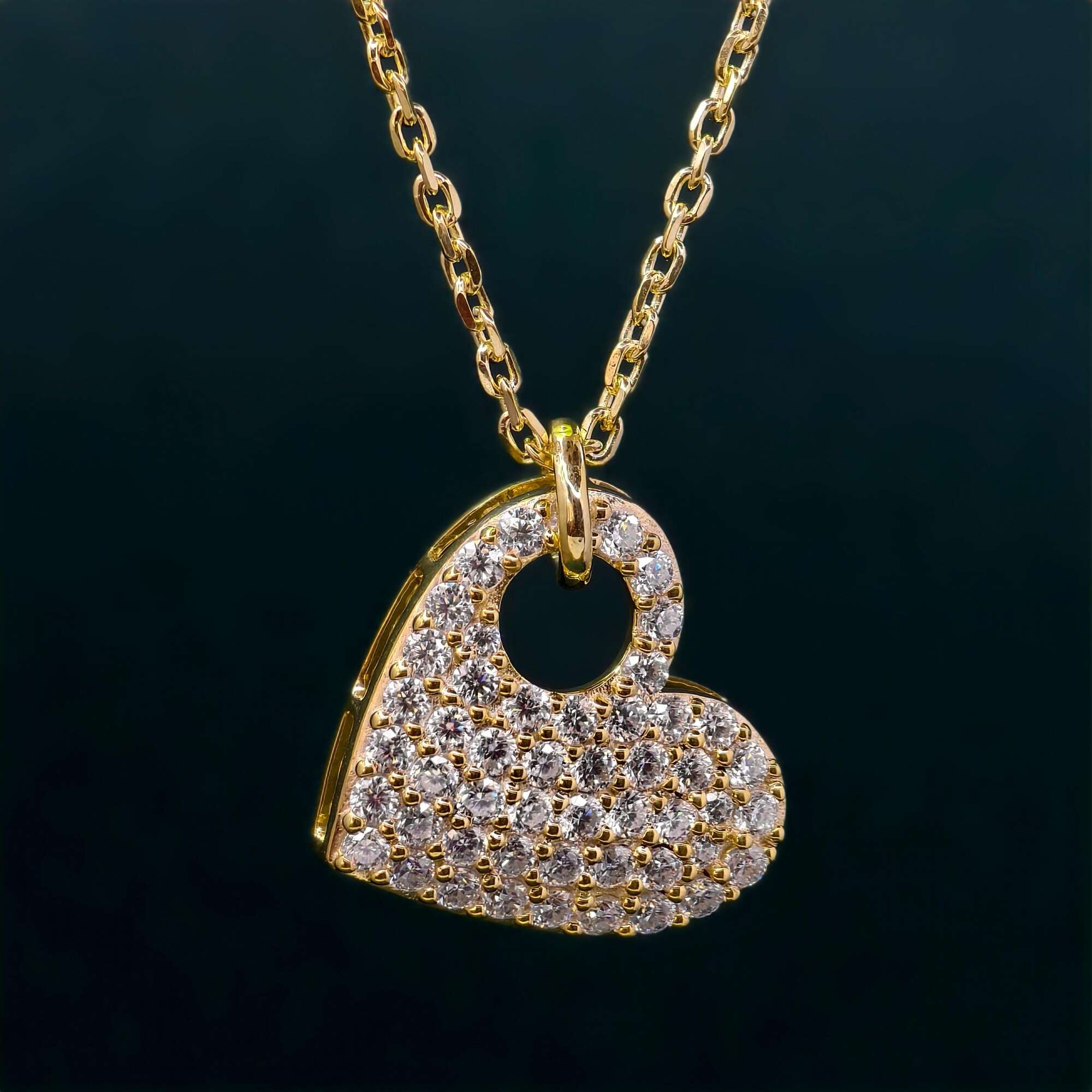 14k gold heart minimalist lab grown diamond pendant necklace, three-quarter view showing fine craftsmanship