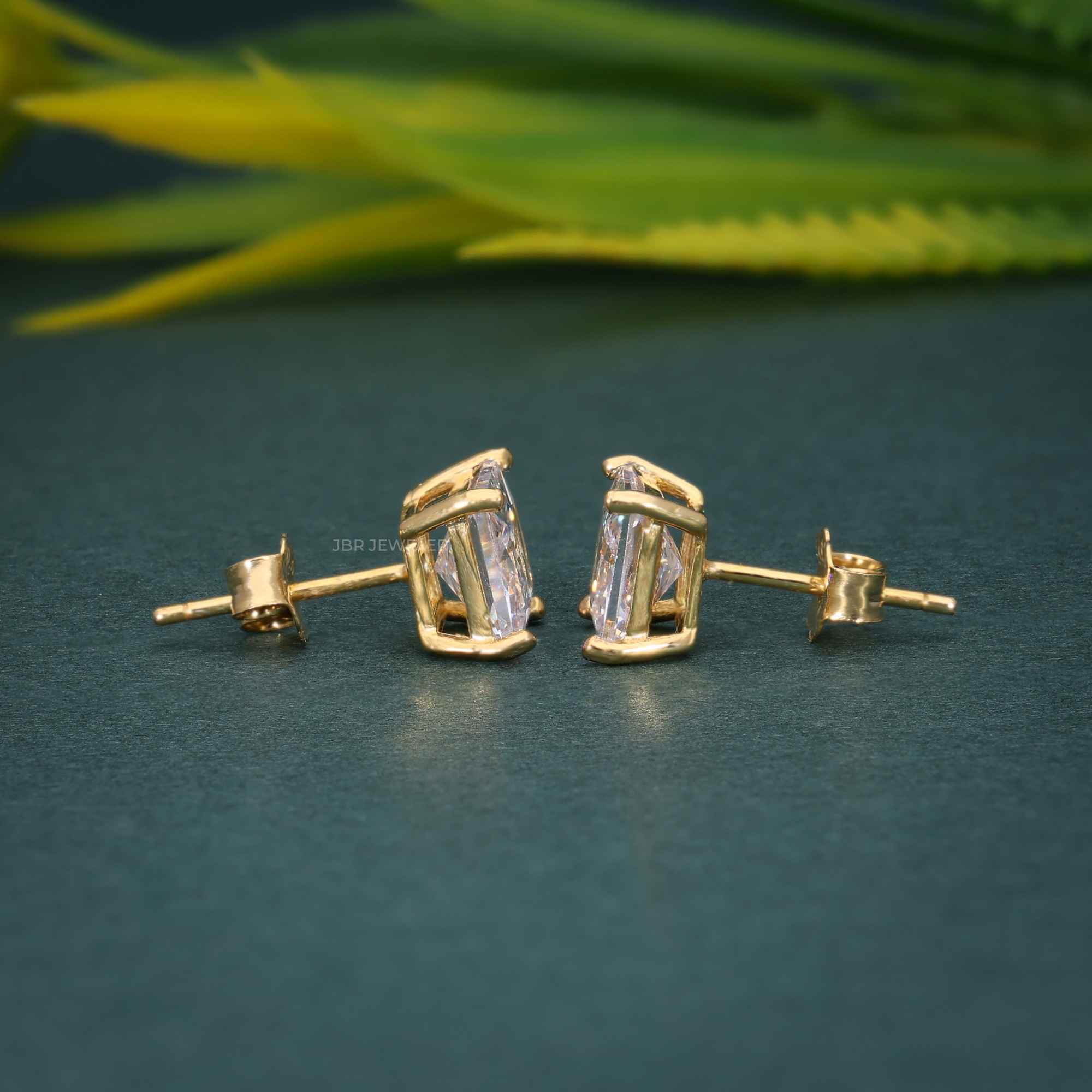 14k gold princess screw back lab grown diamond stud earrings, clasp detail view showing fine craftsmanship