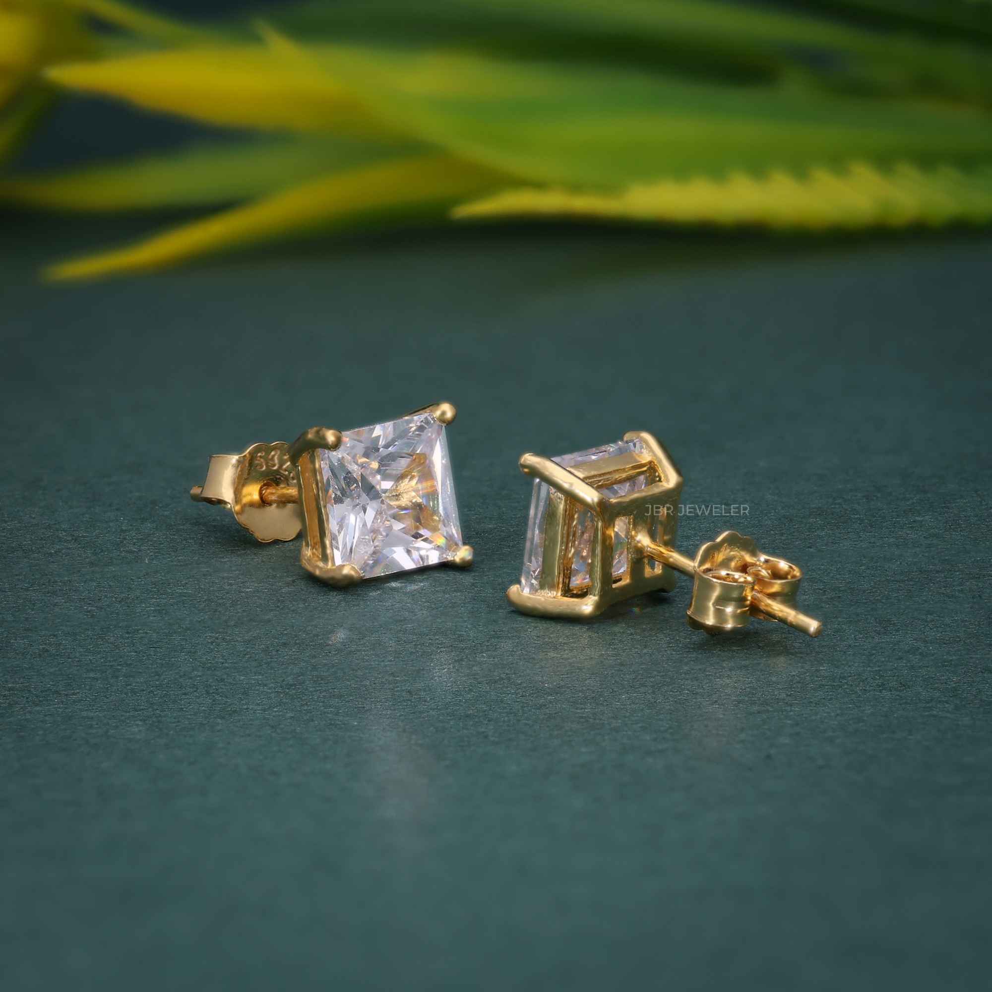 14k gold princess screw back lab grown diamond stud earrings, front view showing fine craftsmanship